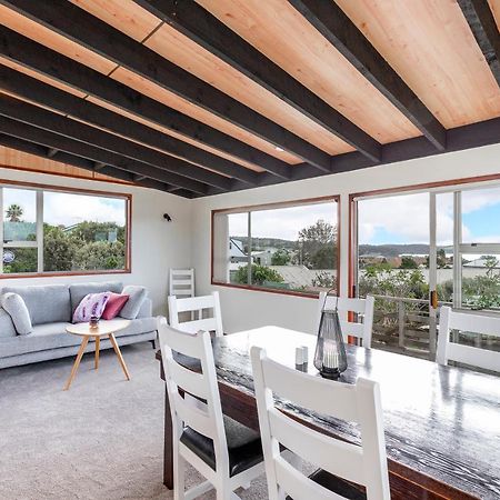 Couches, Bar Table & Kawau View Villa Snells Beach Exterior foto